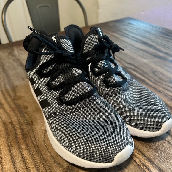 Women’s Adidas Cloudfoam - Picture 2 of 6